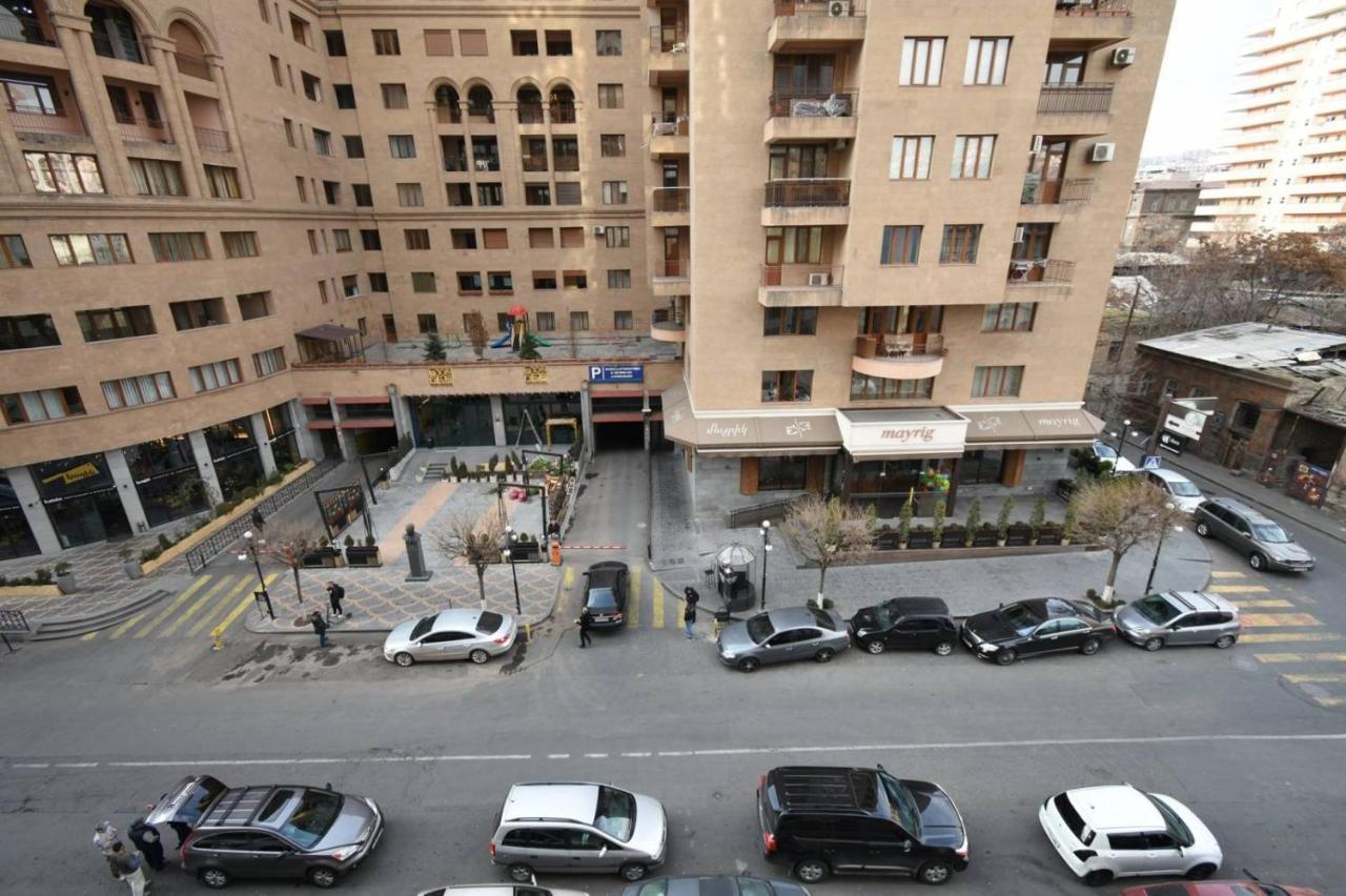 Deluxe Apartment In The City Center 2 Rooms Erivan Exterior foto
