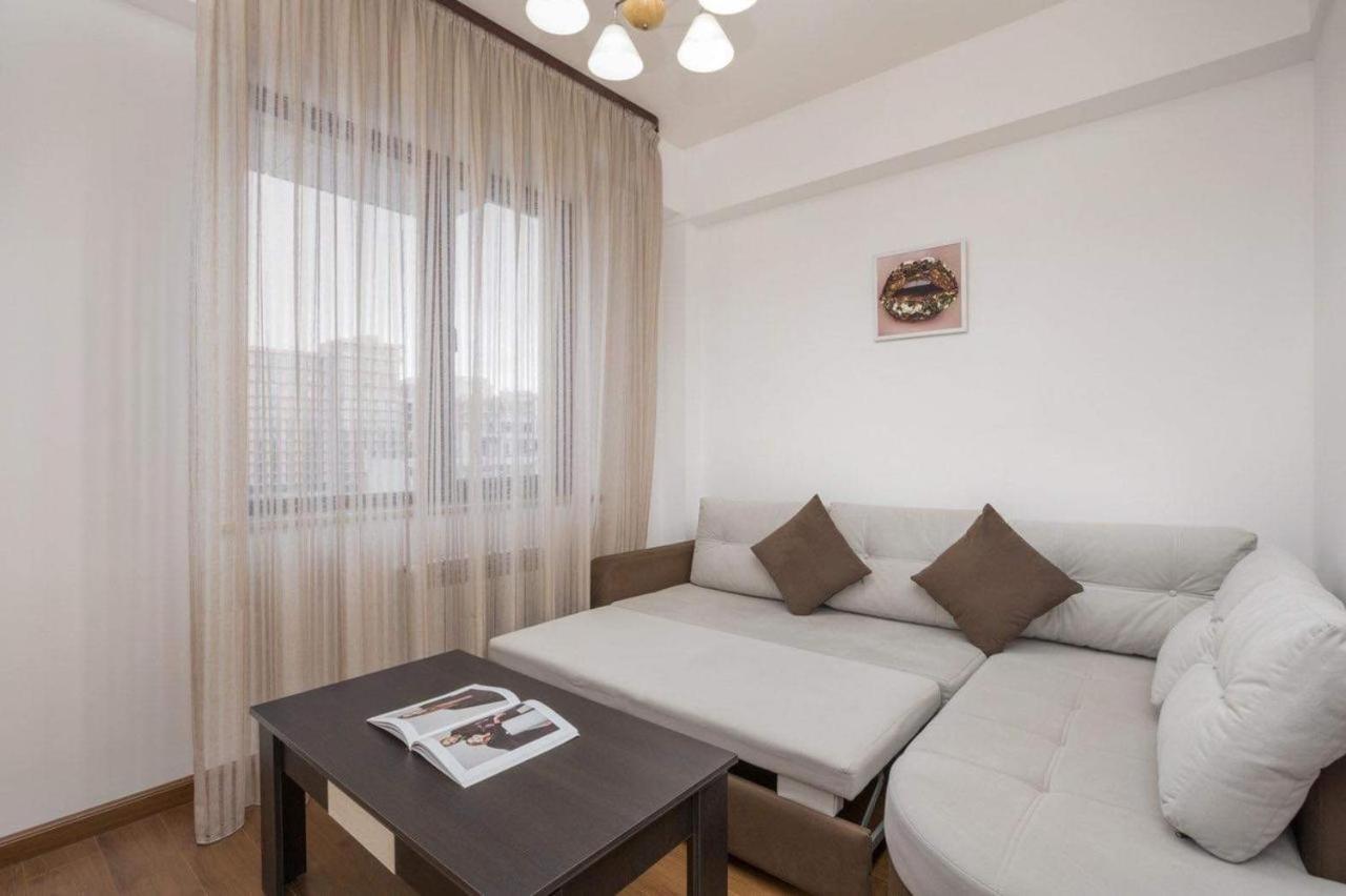 Deluxe Apartment In The City Center 2 Rooms Erivan Exterior foto