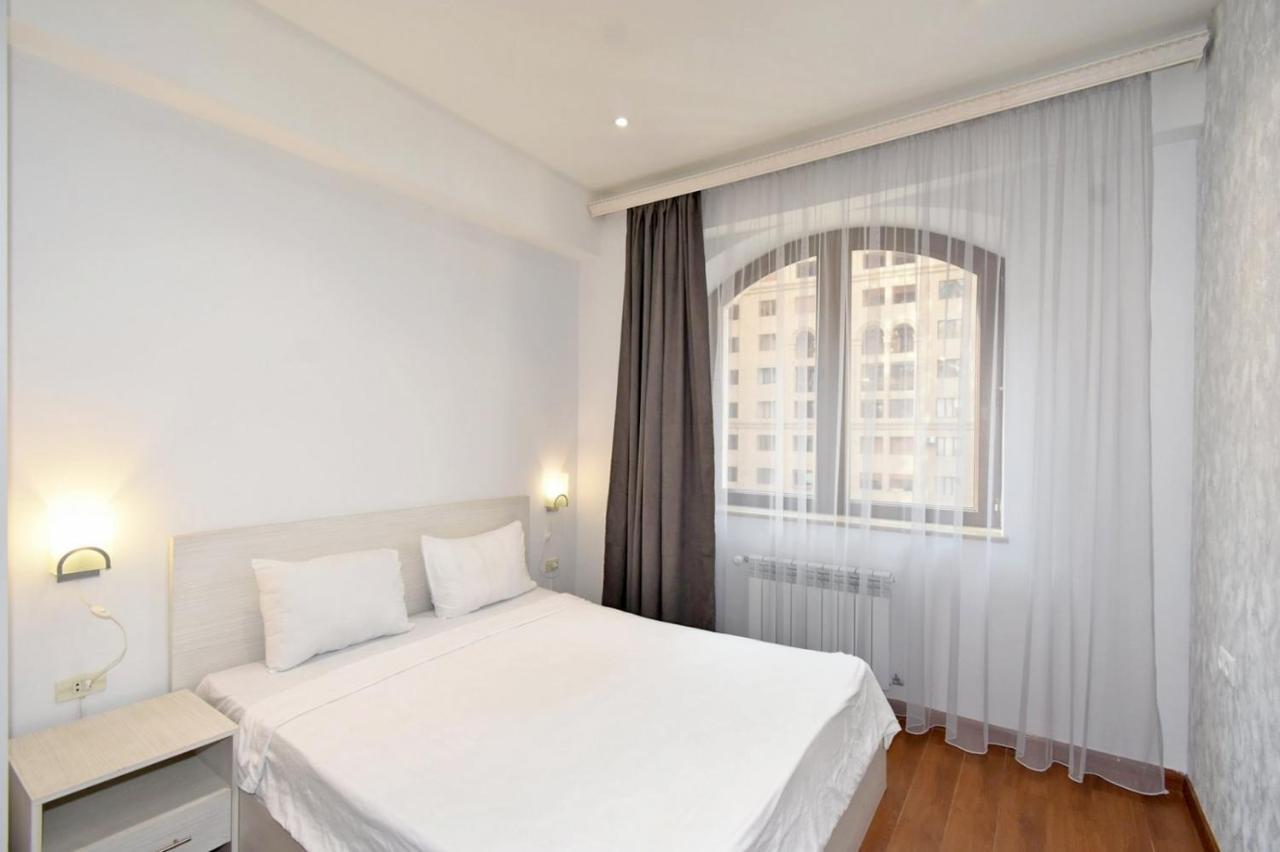 Deluxe Apartment In The City Center 2 Rooms Erivan Exterior foto