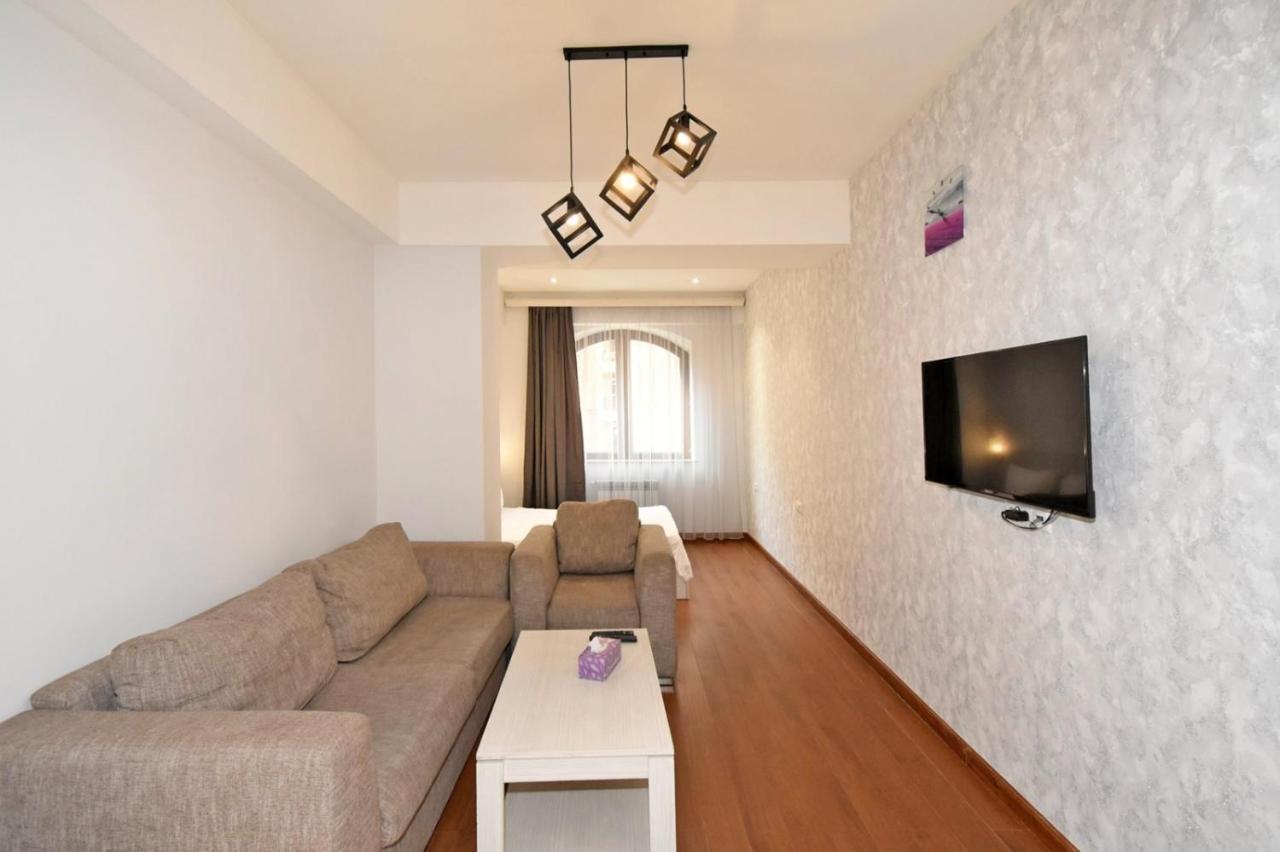 Deluxe Apartment In The City Center 2 Rooms Erivan Exterior foto