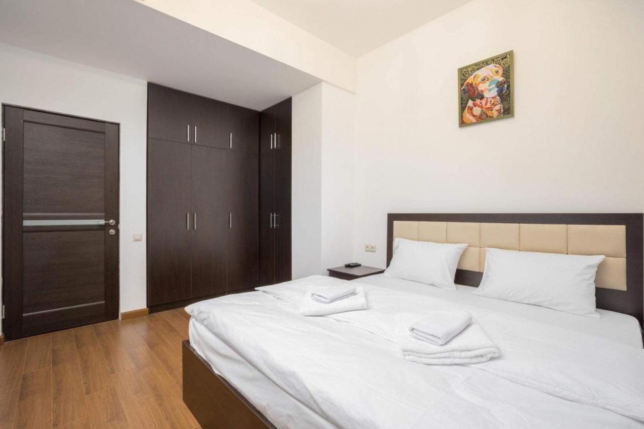 Deluxe Apartment In The City Center 2 Rooms Erivan Exterior foto