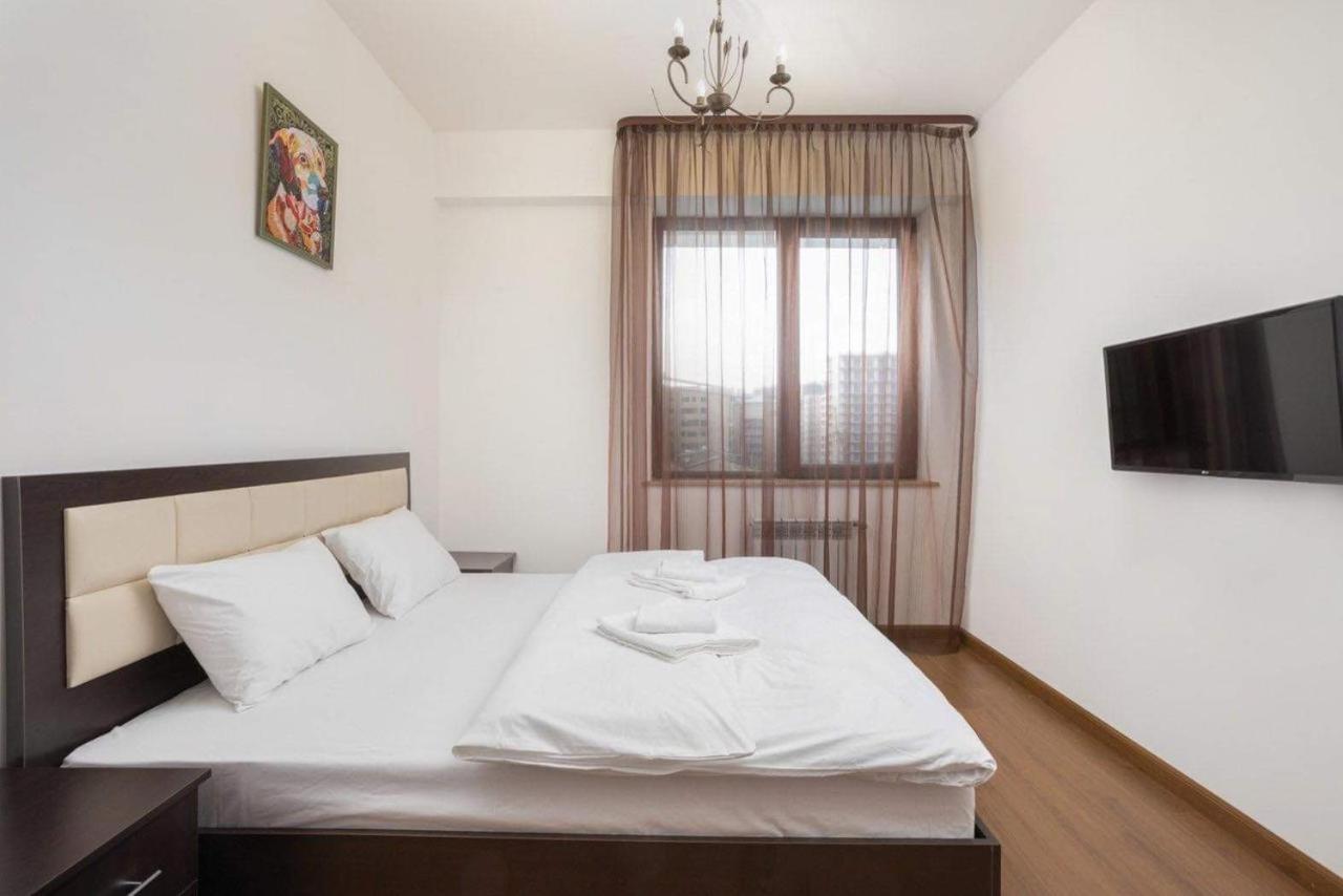 Deluxe Apartment In The City Center 2 Rooms Erivan Exterior foto