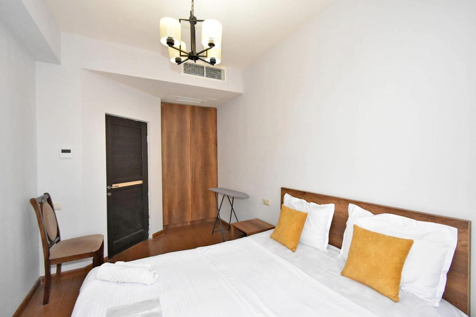 Deluxe Apartment In The City Center 2 Rooms Erivan Exterior foto